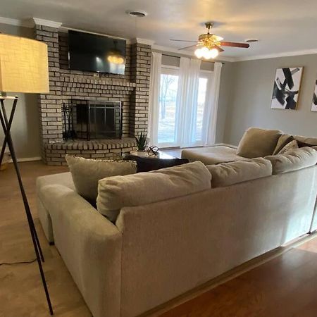 Large Modern Family Home! Soncy Extérieur photo