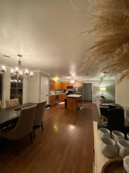 Large Modern Family Home! Soncy Extérieur photo